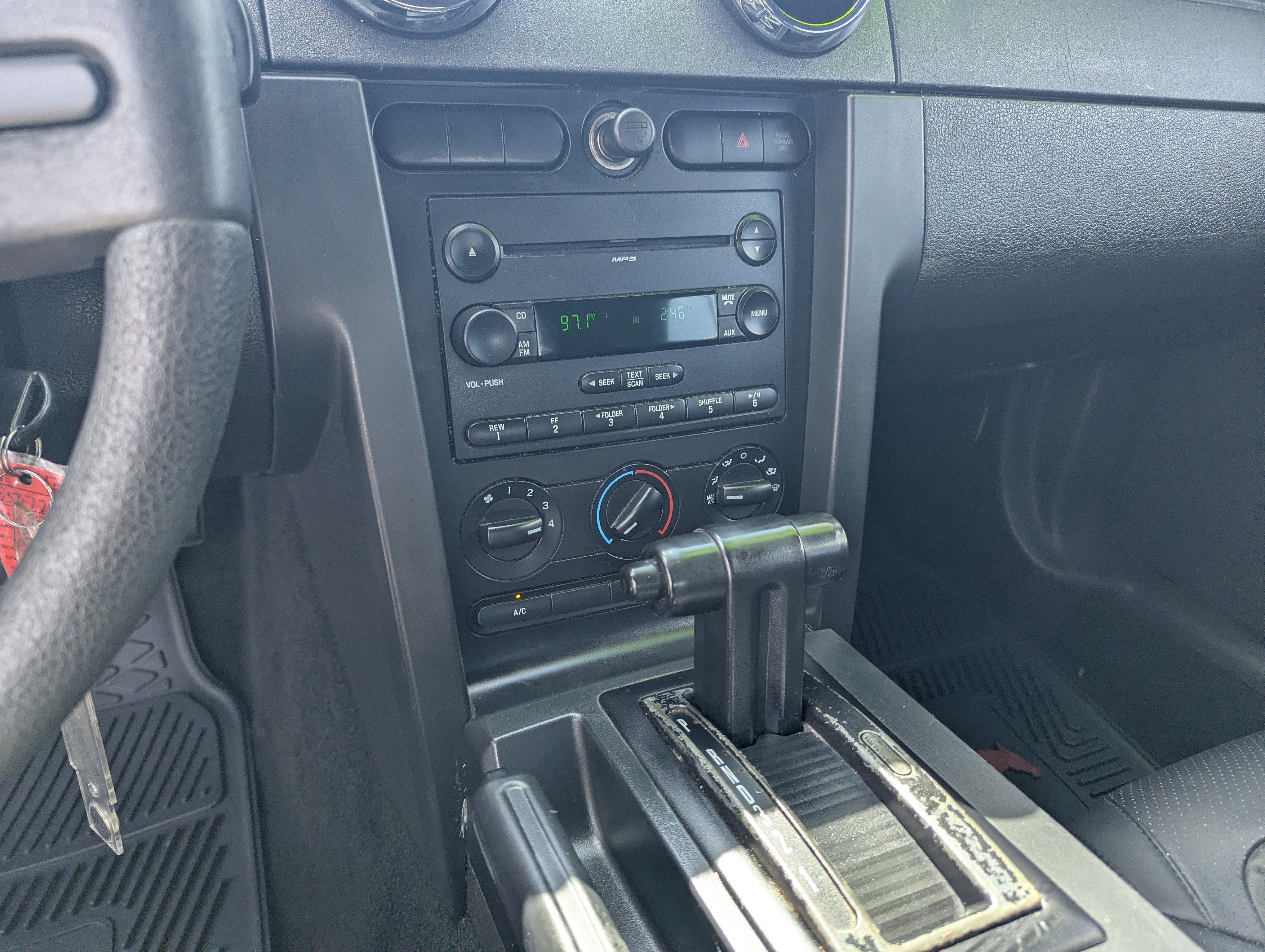 2007 Ford Mustang Deluxe