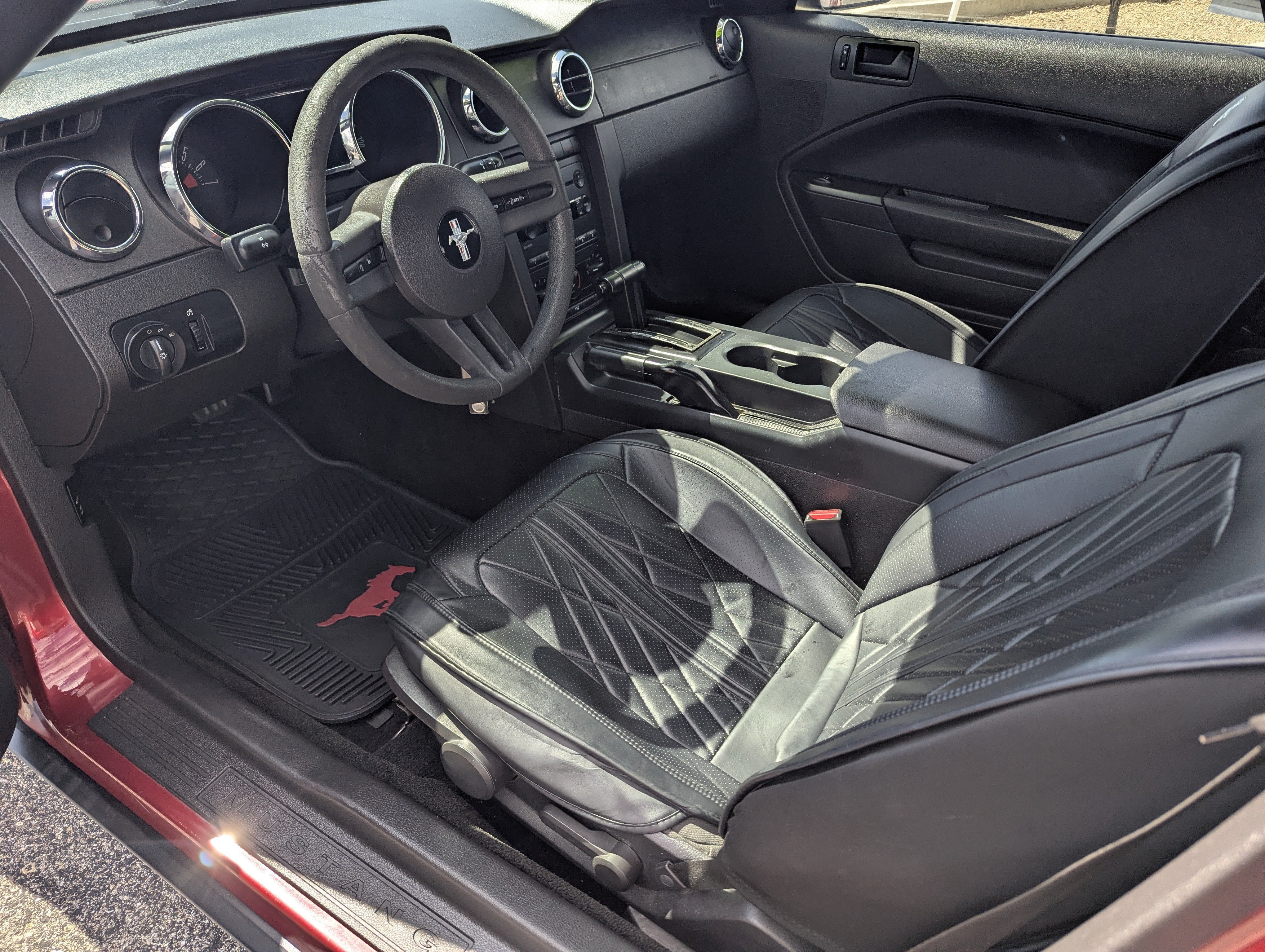 2007 Ford Mustang Deluxe