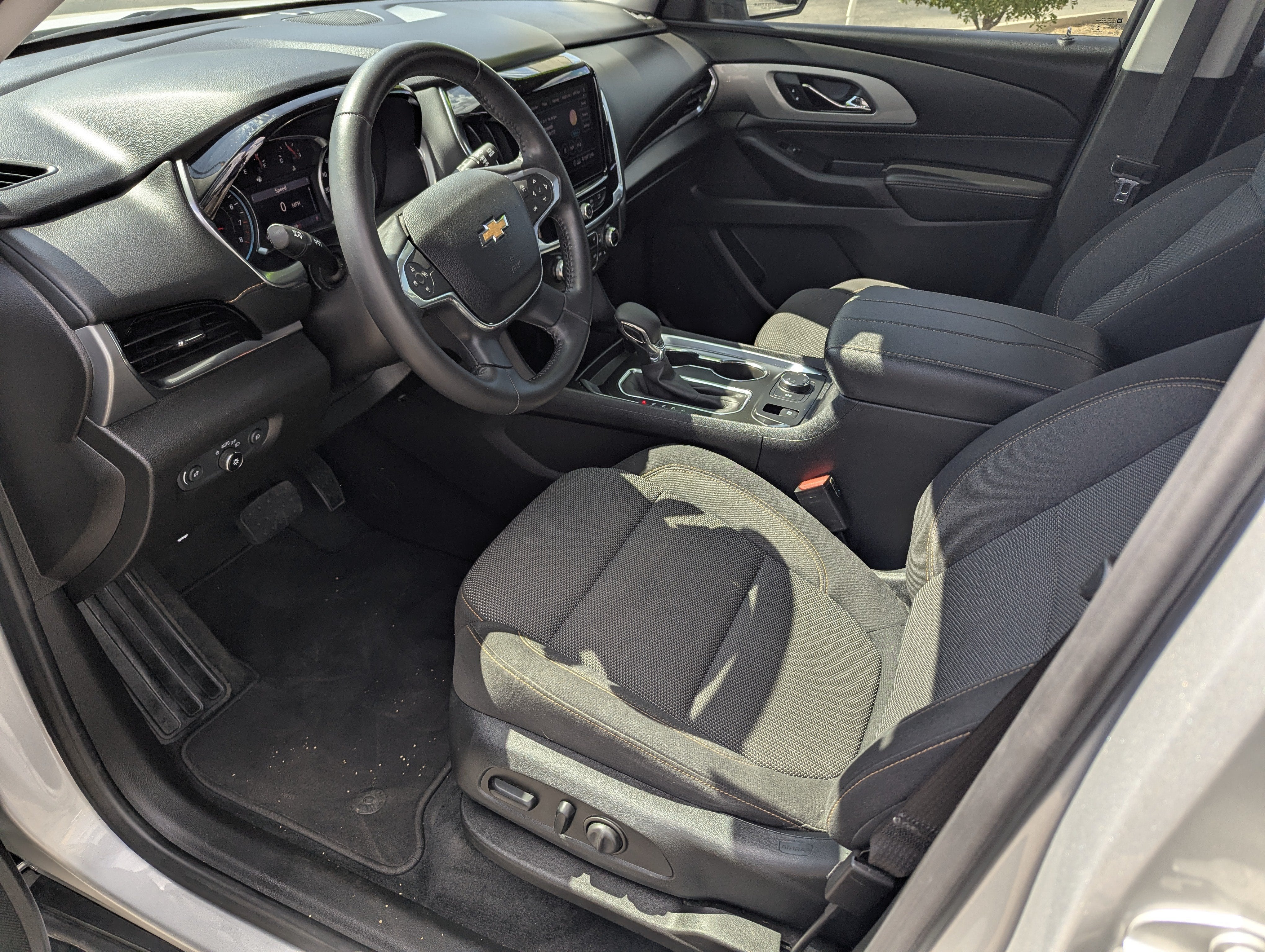 2021 Chevrolet Traverse LT Cloth