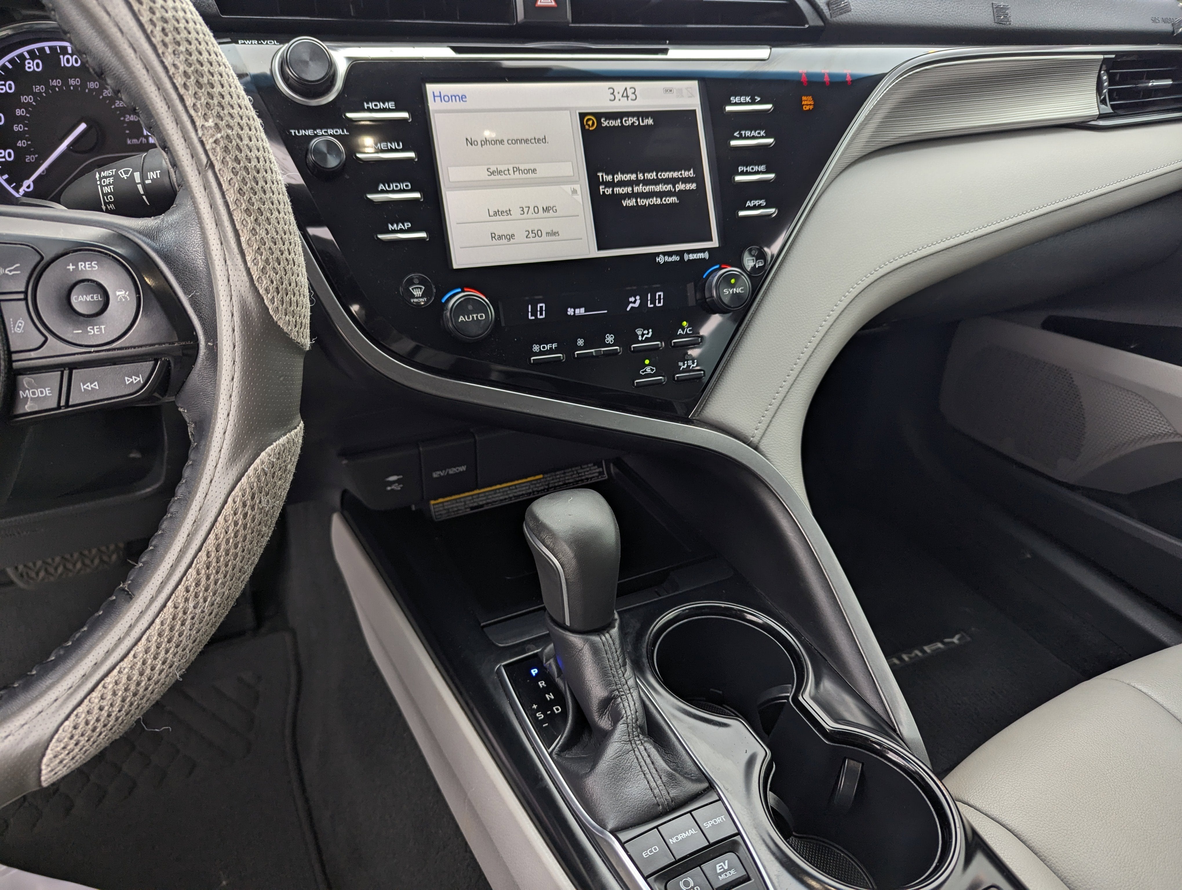 2019 Toyota Camry Hybrid SE