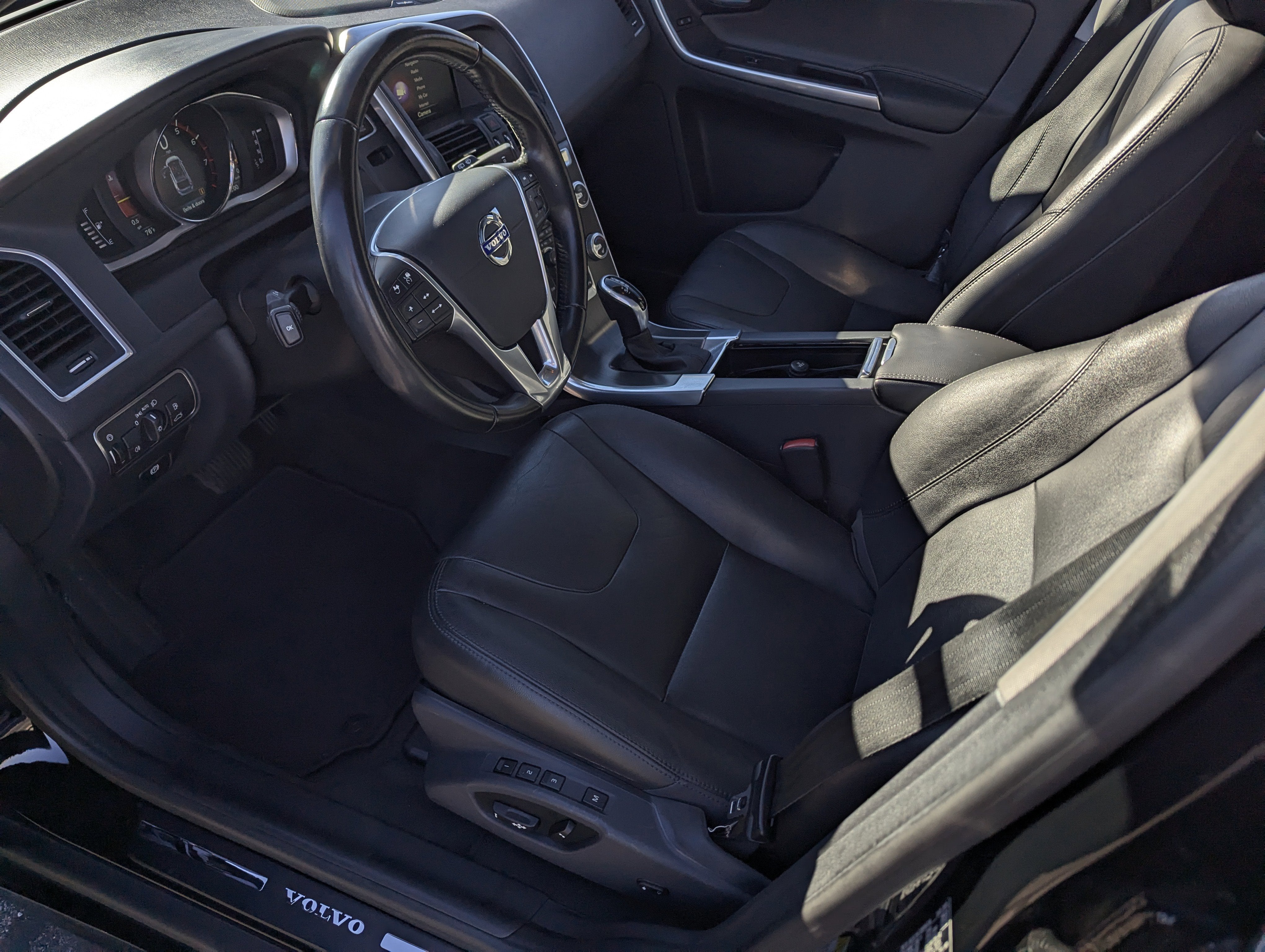 2016 Volvo XC60 T5 Drive-E Platinum